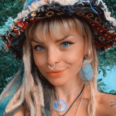 Reggae lioness🇯🇲 DUPLOC🔊 LIQUID STRANGER TILL I DIE👐ScotchBonnetRecords💽 🏴Slangcorp💥 WG/#$🔫 DDD🐙 DEEPMEDi, ManifestGang🔊🔮♍️🎼