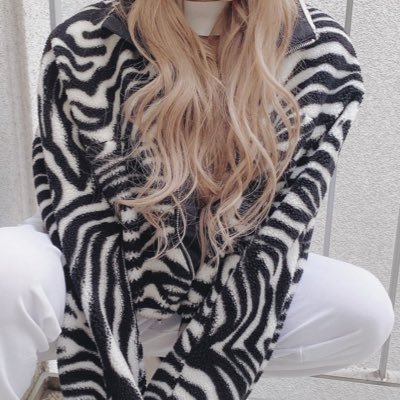 10rh030nly's profile picture. 