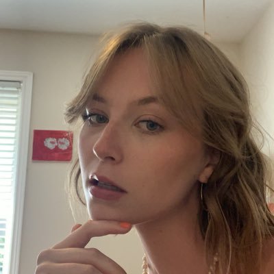 jessicaimills's profile picture. she/they🧚🏻