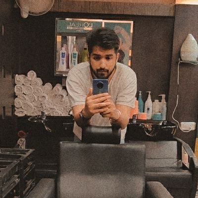 apurv_kohli's profile picture. A calm listener and a hardcore anime fan😈. Also i am the person your parents warned you about🍷