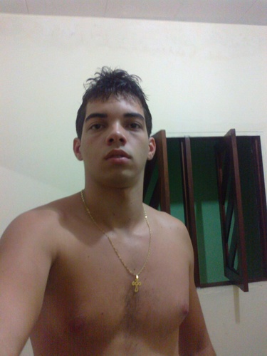me segue que te sigo de volta . @ClubeFollowBack