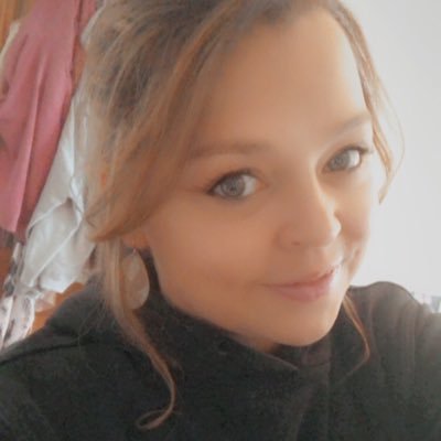 Performing Arts Teacher in secondary Education, Specialising in Drama. Head of learning at KS3, dyslexic and a T1D 🤗 relationship/ therapeutic teaching