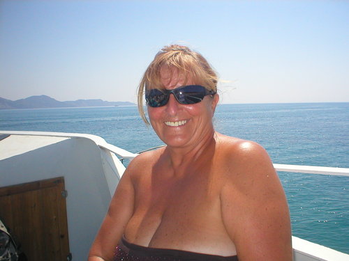 Been  living in Greece for 15 years, married 23 years, speak some Greek,have 2 X stray dogs and and 3x stray cats ( adore them) and a MASSIVE Man U fan