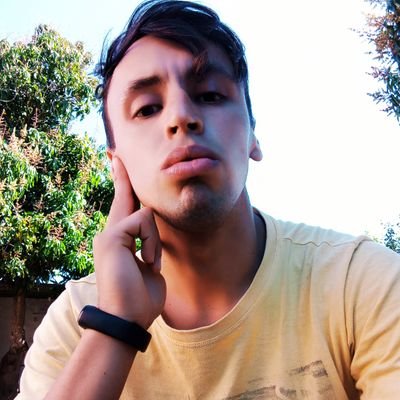 Augusto12252566's profile picture. Vive y deja vivir