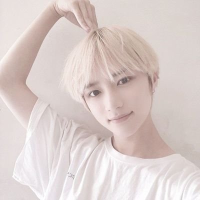 KLVS_CBG's profile picture. 🌺 `  00 : 00 𝑐ℎ𝑜𝑖 !  𝟸𝟶𝟶𝟷  범규 ♥︎

🌺 ° 𝐒𝐇𝐄/𝐇𝐄𝐑