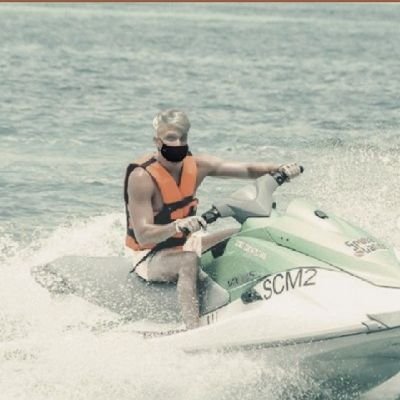 ceo_momo's profile picture. imbecil