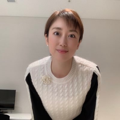 テレ東アナウンサー3児の母。 よじごじDays(月火)名曲にっぽん(BSテレ東)紙とさまぁ〜ずNAなどを担当。FB等お約束出来ません🙏 辛い物🔥燻製全般、奈良漬、ベーグル🥯などモチモチ好き。https://t.co/pBhq9boXaf