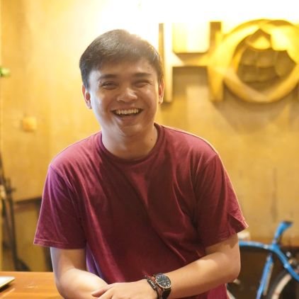 chrstnADI's profile picture. back tø business