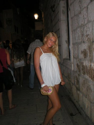 endabxnmoulton's profile picture. 