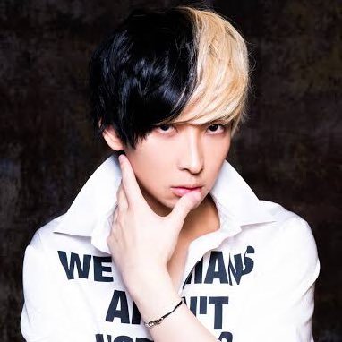 ヒカルさんを尊敬し始めて早5年。 😈切り抜きチャンネル(許可申請済)を始めました! 登録者千人目指してます!!勿論。主も金黒ツートンです!🌓YouTubeチャンネル →https://t.co/vMp5Tgfb64