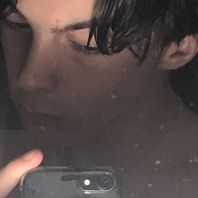 charliehwlowe's profile picture. lol