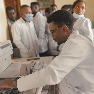 AvethFaustine's profile picture. 