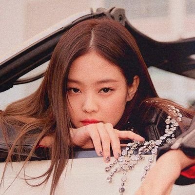 only for JENNIE 🤍 do not crop the logo !!!