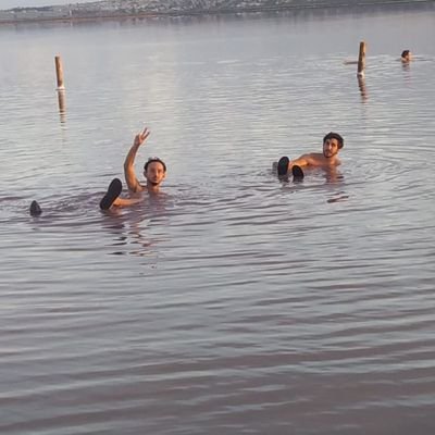 karloret_'s profile picture. 