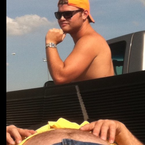 DFlowered's profile picture. Kissin babies since the eighties.