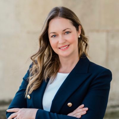 Directrice de la coopération avec le 🇸🇳, 🇲🇦& 🇹🇳/ Economiste et diplomate passionnée par le dév. international 🌎 et la justice sociale / Views my own