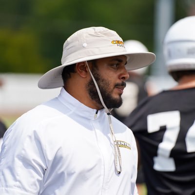 Defensive Backs Coach/Recruiting Coordinator - @CentreFootball Email: Nate.Simmons@Centre.edu REC: W. Kentucky/ Orlando/ Tampa/ South FL https://t.co/VwWW4n0By4