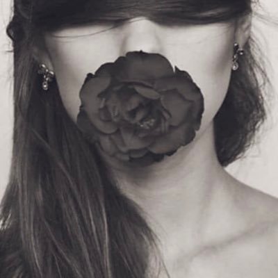 fatoo_on's profile picture. اللهم لاتاخذني إليك الا وانت راضي عني ✨ خلف غموضي وضوح لا يقرأ لا أحد يفهمني الا من إمتزجت روحه روحي 🖤