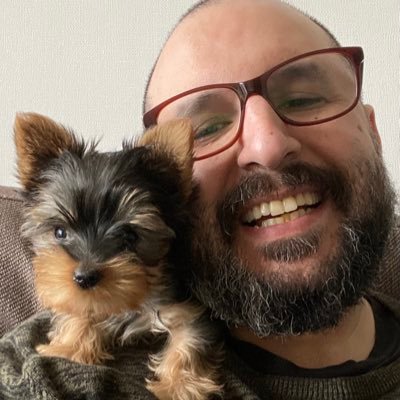 Publicista, quiltro, cruzado, enamorado. Creo en la conciencia social y no en el sentido común #BoricPresidente #Seguimos