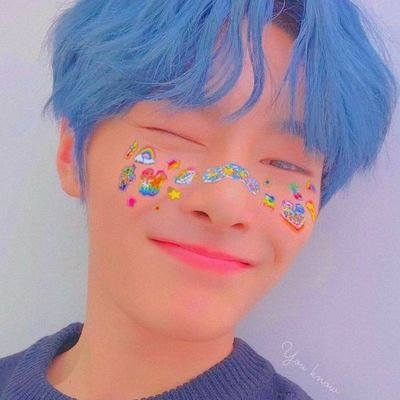 i don't post but i come here to catch up with kpop every once in a while👁️