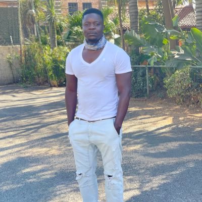 MumbiTos's profile picture. Jus chilled out ..😎