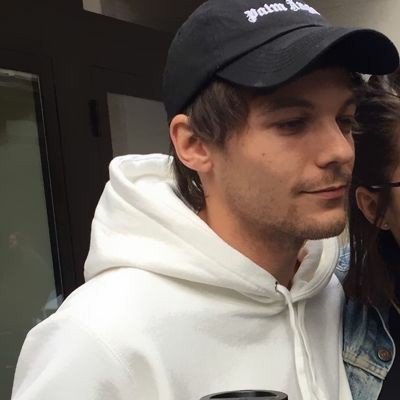 charildameilo's profile picture. no tws & ss (ignore user i was troling mfs)