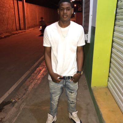 YefriJavier121's profile picture. 