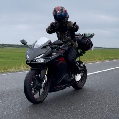 無言フォローすみませんm(_ _)m CBR250RRに乗ってます！ ツーリング仲間を増やしたいのでよければフォローお願いします笑 GoPro HERO8 BLACKを買いました( ´∀｀) YouTubeでの投稿もする予定です👍