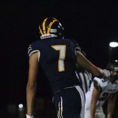 WR,TE /class of 2022/ 6’8ft 215/ 3.0GPA/ johnharrison460@gmail.com.    https://t.co/0pAw3S7lyC