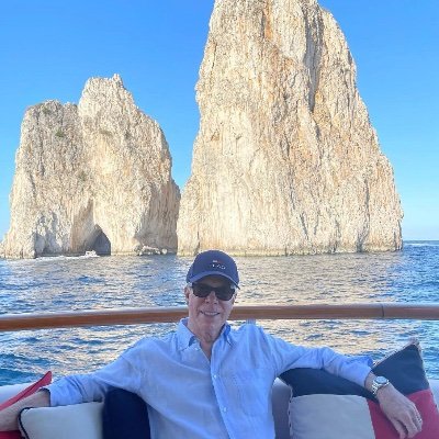 Adriana04563917's profile picture. 