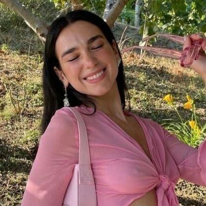 your daily dose of Dua Lipa.