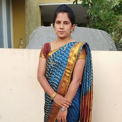 s8PaNRWUSQr7P2E's profile picture. Reading