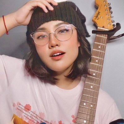 singer-songwriter | mama of 5 cats | tiktok: @somerenotsummer