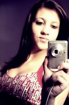 rafaella_n's profile picture. 