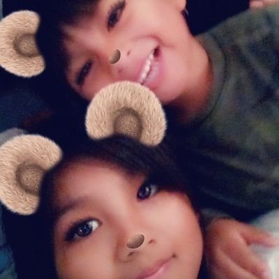 Unipoop2022's profile picture. This acc is for my friends to help me with my homework 🥱😢