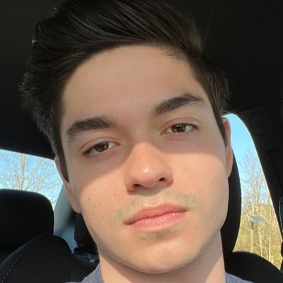 Twitch Streamer Randomly. F/A 'Chad' Gamer. 
TikTok: @nikiski24
YouTube: https://t.co/zT593Esl0D
IG: nikiski24
Business: twitchnikiski24@gmail.com