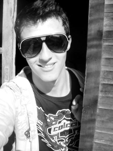 Vocêe ja se sentiu como um saco plástico, flutuando pelo vento, querendo começar de novo? .-.