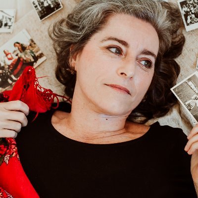 contadora de histórias, narradora, ilustradora de interiores, inquieta e curiosa sempre