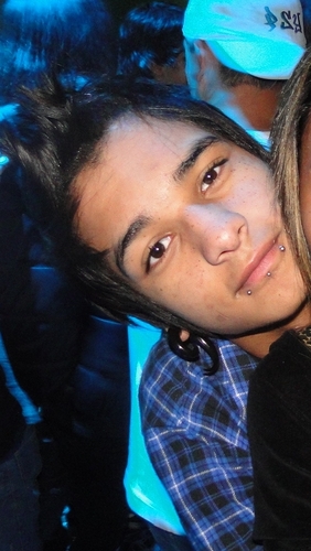 Bom se você me conhece nao necessita de informaçoes. Mas se nao conhece me siga e pod conhecer melhor   okay oo`
