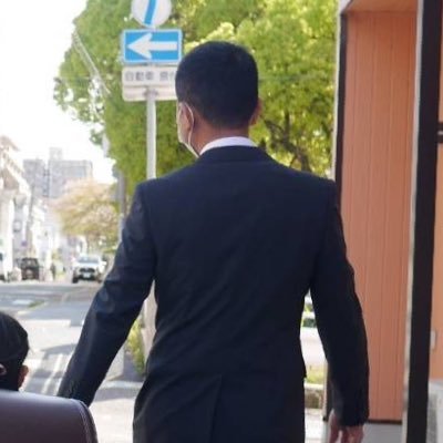 児童養護施設って知ってますか？ ボクはヒロ。 これは、脱サラして保育士になり施設で働くことになった男の奮闘記。 子どもたちとの関わりを通して、夢をかなえる物語。いつか、小説になることを夢見て歩んでいきます。応援よろしくお願いします♪ ↓↓↓まとめ読みはnote（kazu0617 Hiro）で↓↓↓