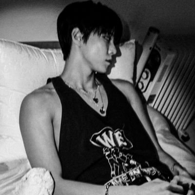 DOYIKlM's profile picture. Neo all-time guaranteed pink blood and vocal expertise, Doyoung.