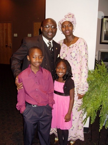 Married to Retta. Children: Tar-U-Way Jr.& TaRetta. Senior Pastor, The Cathedral of Turner Chapel in Marietta, GA. Love worshipping, running, reading.