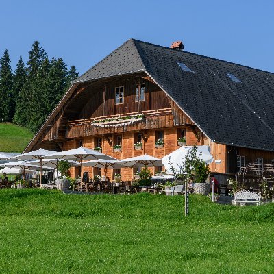 Bio Landwirtschaft
Bio Hofladen und Webshop
Bio Apéro
Trauungen 
Bed and Breakfast im Speicher
Betreutes Wohnen und Tagesstruktur