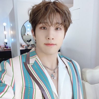 meverfe's profile picture. up