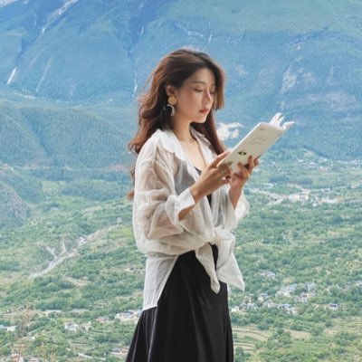 xijisz's profile picture. 