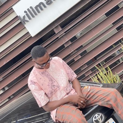 Tinyola009's profile picture. Glory to glory❤️