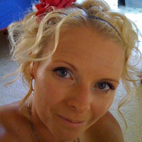 ceri1202's profile picture. 