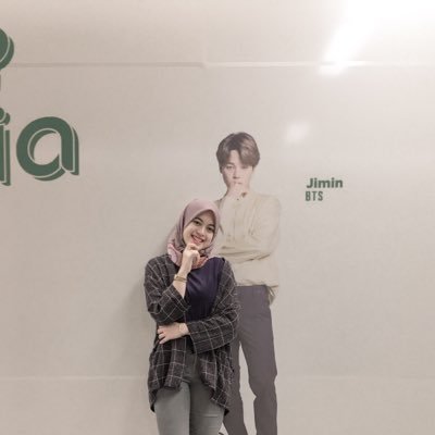 now repeat after me, “don’t stop working on your dreams” / also me: “yauda bismillah aja”