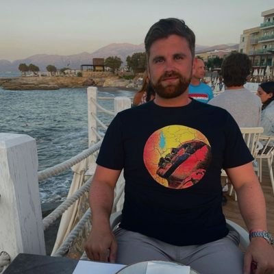 JoshCrizo's profile picture. LFC Season Ticket Holder, Block 203. 
Jürgen Klopp's Son. 
Allez Les Rouges