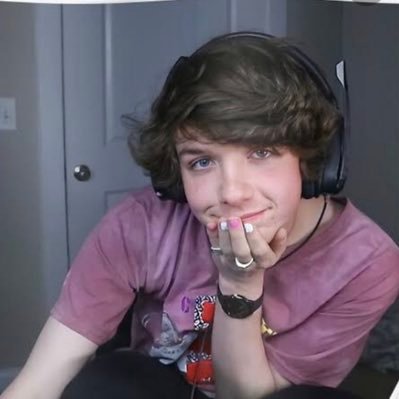 — c!karljacobs enthusiast —. “l o v e y o u :)”